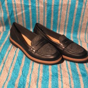 Clarks black loafer - size 6